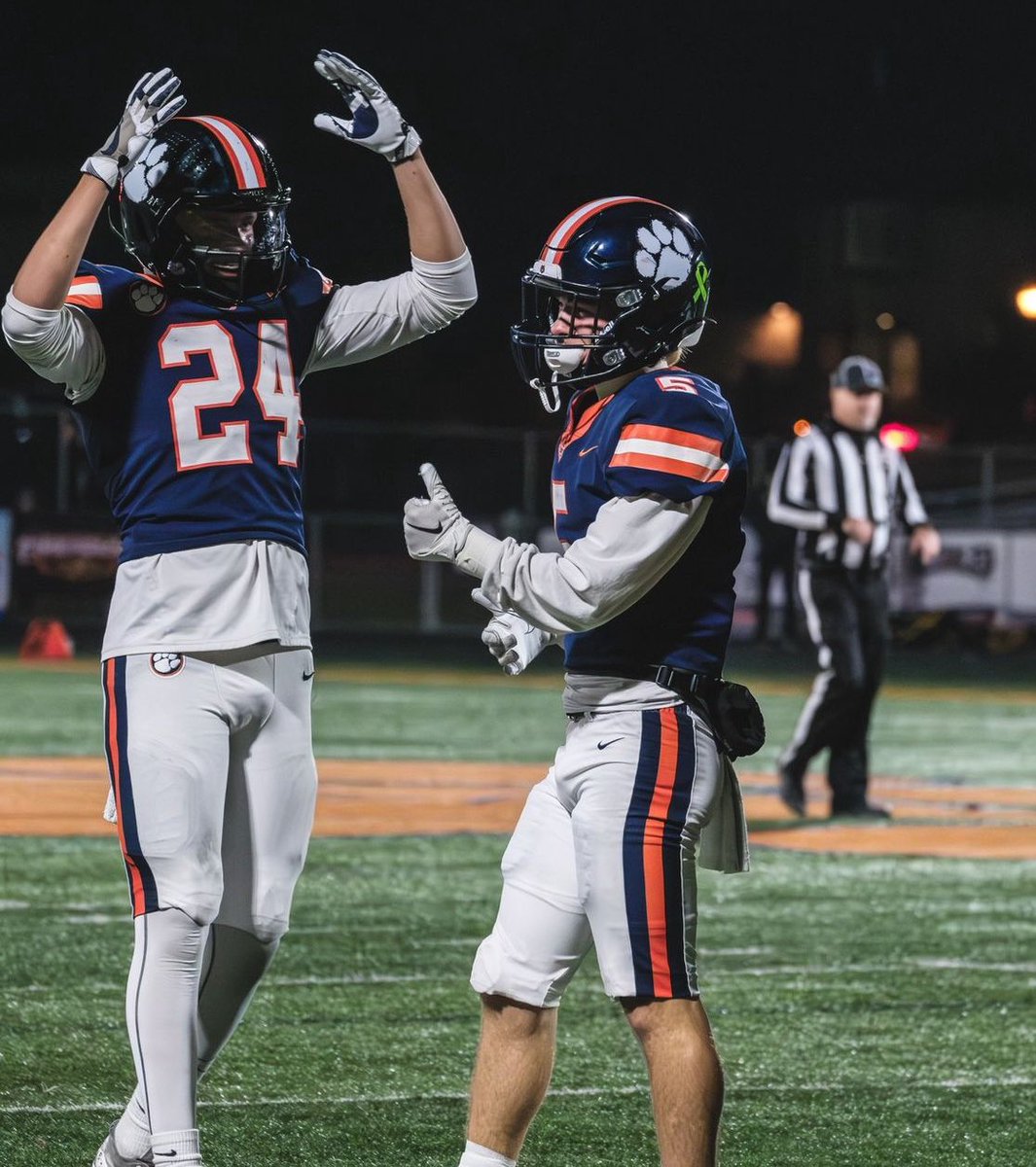 bengalsbhs's tweet image. Brighton Football moves on to the 5A semifinals scoring 17 points in the final eight minutes to beat Olympus 17-14. 

RES 15 November 2:30 v Bountiful