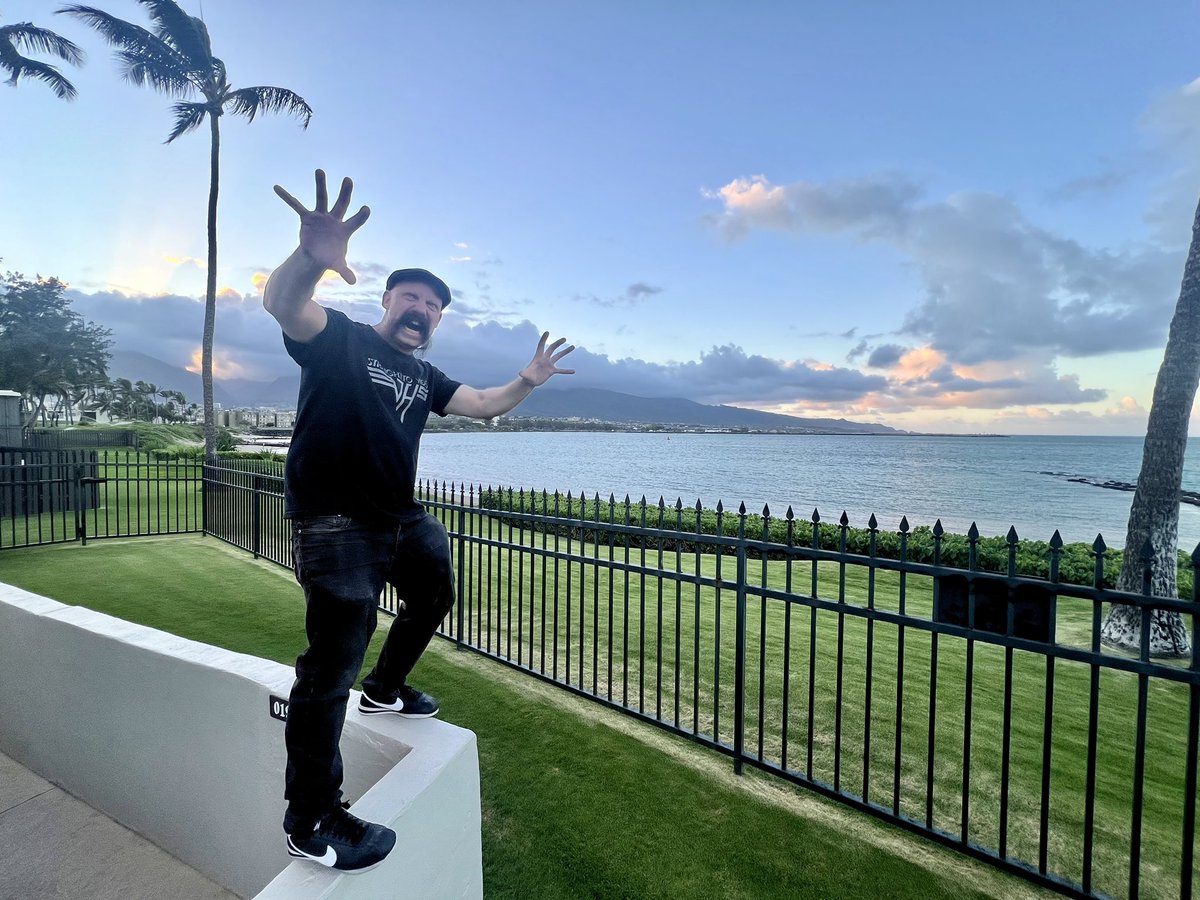 Hello Hawaii, you’re looking good! 
I’m here with @deathbystereoband and we’re playing tonight in Maui and tomorrow in Honolulu! 
November 8 Paia, Hawaii - Paia Coffee and Bar
November 9 Honolulu, Hawaii - Next Door
#deathbystereo #maui #hawaii #honolulu
