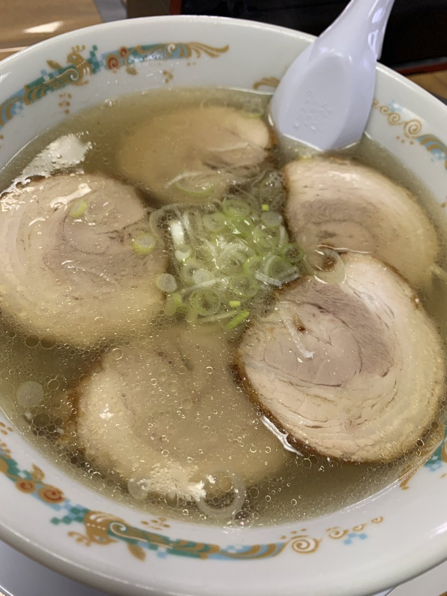 06SR060's tweet photo. しおチャーシューめん
@ひょっとこ亭(福島県金山町)

チャーシューが甘くて柔らかい😋
スープもクセになる👍 https://t.co/QE7L44QoZS