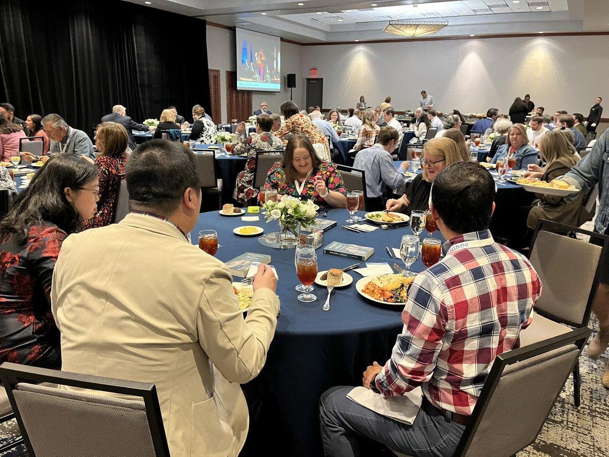 PresidentPCC's tweet image. Thoroughly enjoyed seeing so many @ConnectPCC Alumni tonight in Dallas.  Thrilled to hear about how God is using them in so many diverse and amazing ways!
