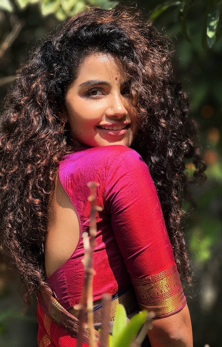 actressbuff's tweet photo. Anupama Parameshwaran ❤️💚 https://t.co/GyzUUlktBk