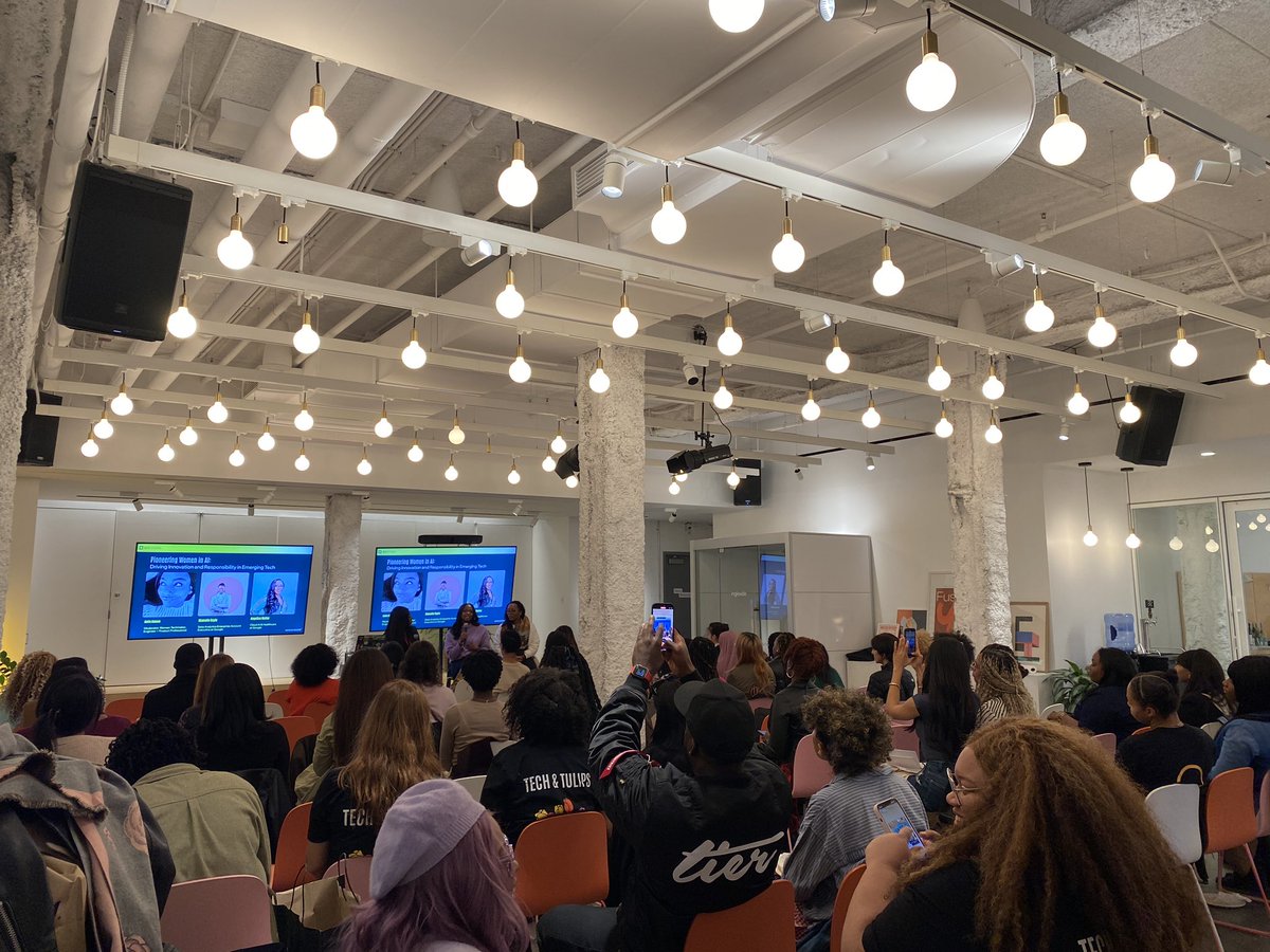 emmycacao's tweet photo. Had the best time hosting Tech &amp; Tulips tonight with @MMCollectivee @MMCollectivee @madona_wambua @premai_io 

Got to share what’s going on with @WixStudio in AI, learn from amazing women in AI and entrepreneurship, and build bouquets 🥹💐 https://t.co/ZysDgGWBKW