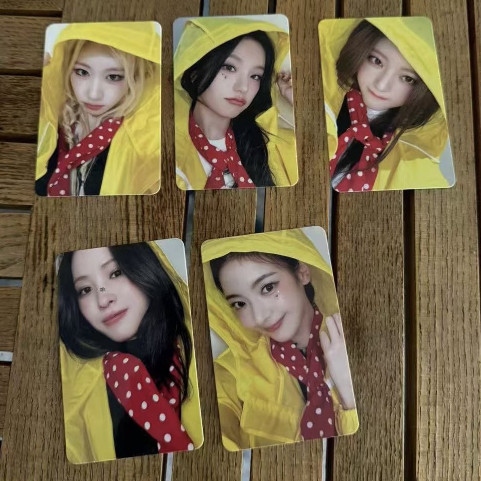 ✨ ITZY GOLD makestar offline fansign 6 pobs (raincoat version