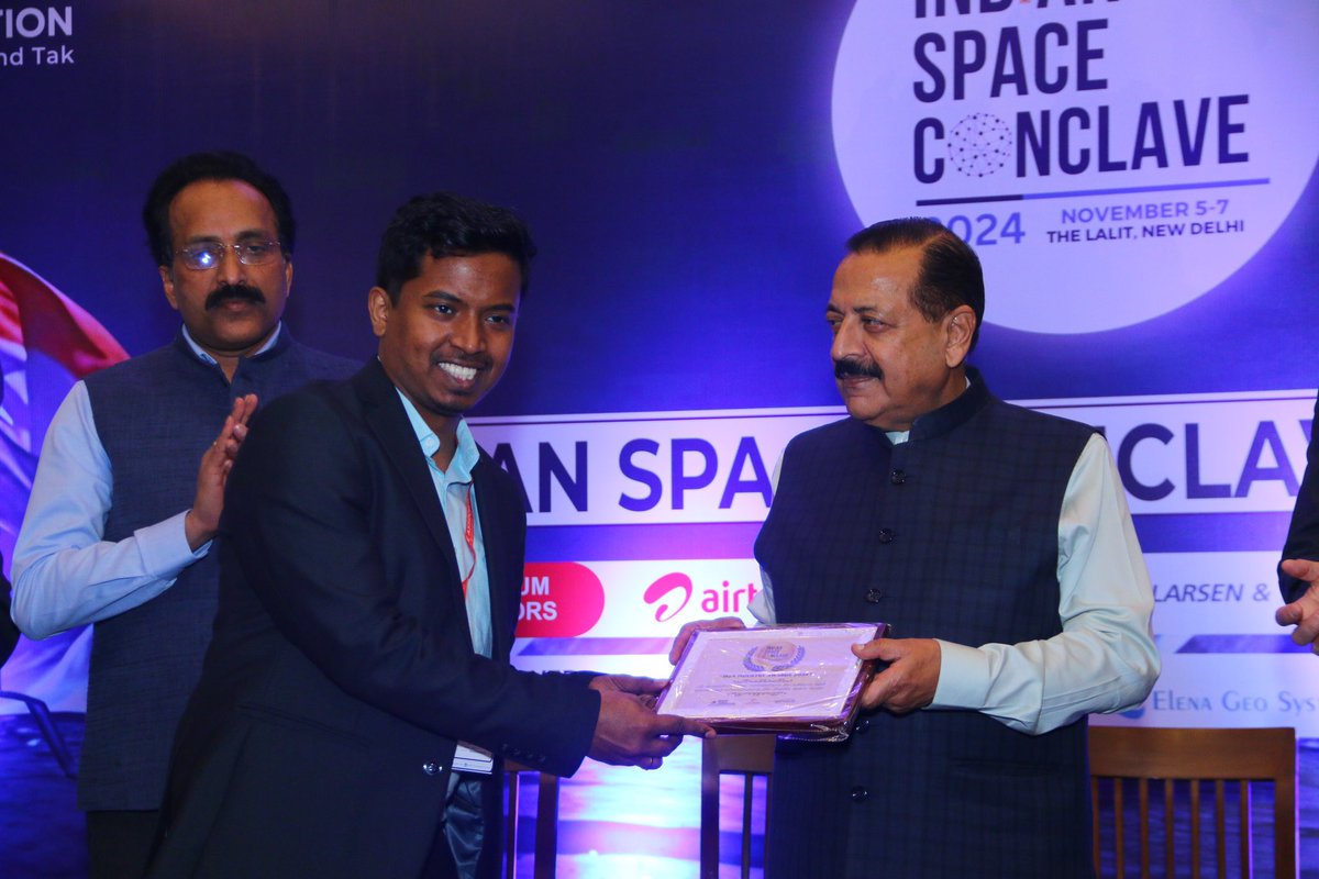 ManastuSpace's tweet photo. Honored to be recognized as the Emerging Space Startup by @ISpA_India at the Indian Space Conclave 2024, with the award presented by @DrJitendraSingh ! This celebrates our work in advancing space safety with green propulsion technology.
#SpaceTech #GreenPropulsion #Innovation https://t.co/WEyVnEwjhL
