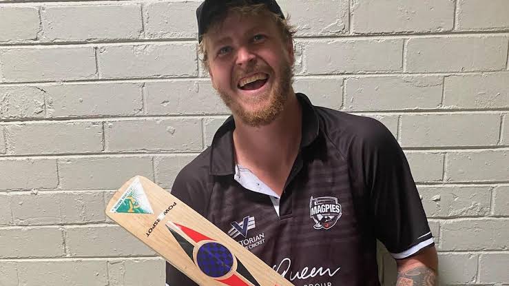 Day out for ex-Premier Cricket dasher Chris Thewlis in <a href="/SubbiesCricket/">VSDCA</a>, blitzing 139 off 101 balls for Brunswick against Croydon at Alex Gillon Oval. 🏏