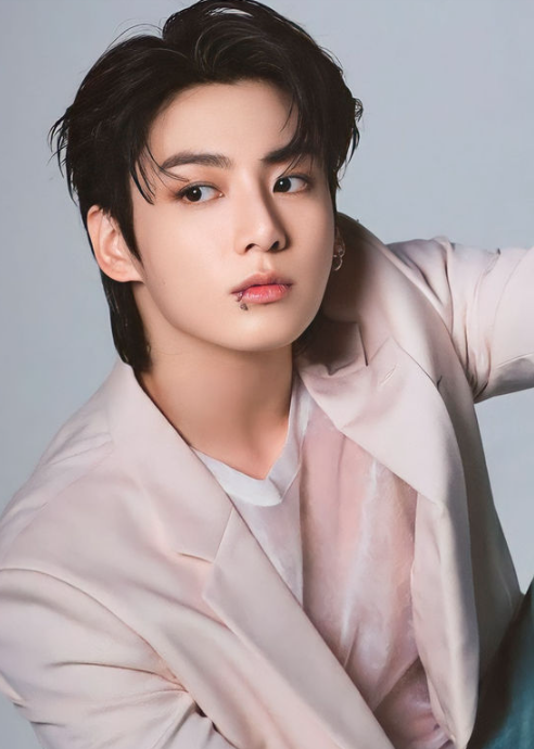 AboutMusicYT's tweet photo. Jungkook was the most mentioned kpop soloist on Twitter/X following the Grammys nominations. https://t.co/vD1ePbYDQs