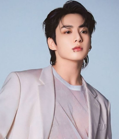 AboutMusicYT's tweet photo. Jungkook was the most mentioned kpop soloist on Twitter/X following the Grammys nominations. https://t.co/vD1ePbYDQs