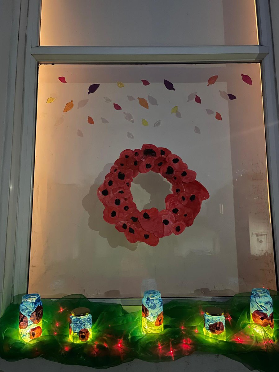 We made these little Remembrance Lanterns together , little hands big hearts ♥️
#PoppyAppeal #WeWillRememberThem #playdays