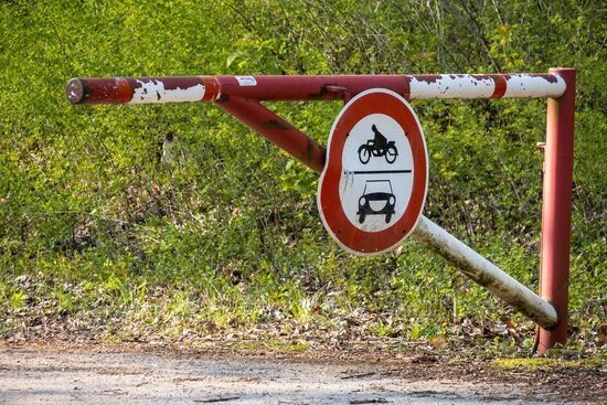 ‘Bijna alle ervaringen beginnen met het betreden van een weg’

Hoe de weg onze blik op de wereld vormt. Dirk-Jan Laan - what’s in a name? - is er op gepromoveerd. Leuk item bij <a href="/Nieuwsweekend/">Nieuwsweekend</a>:

nporadio1.nl/fragmenten/nie…