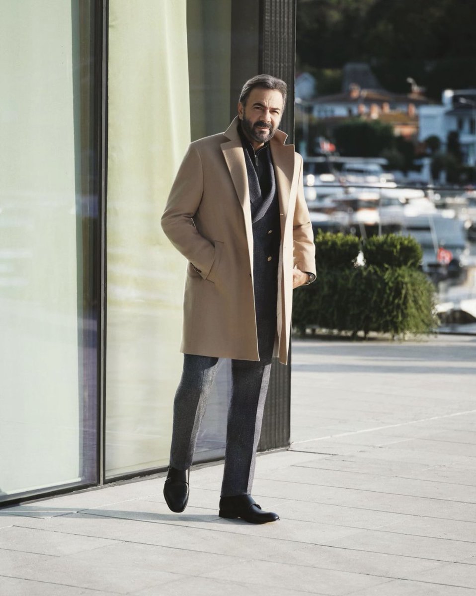 s_kbey's tweet photo. Yakışıklı beyfendi #KeremAlışık 💛🧿❤️(New) https://t.co/fpAh8cY36a