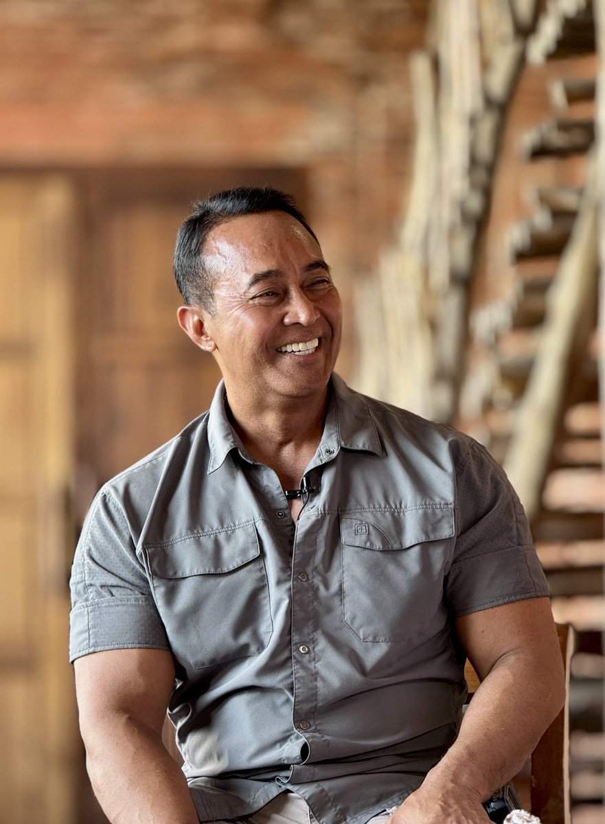 Jangan pernah berkecil hati dalam pertempuran. Kita lawan dengan cara terhormat, cara orang Jawa Tengah, dengan menggunakan hati nurani.

Terus semangat mengawal Pak Andika Perkasa ☝️