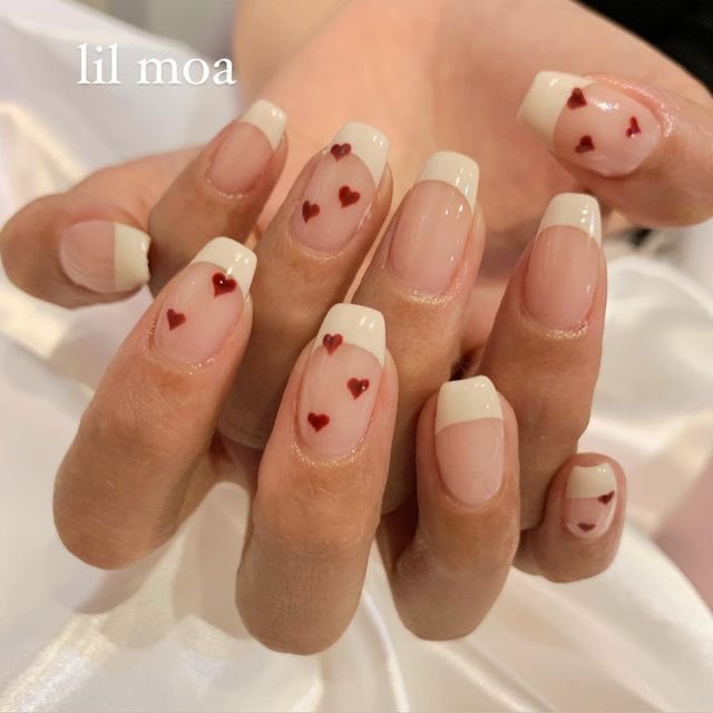 cie7le's tweet photo. 1年で1番可愛くしたいクリスマスネイル候補🎄🎀 https://t.co/cpg3k528ci