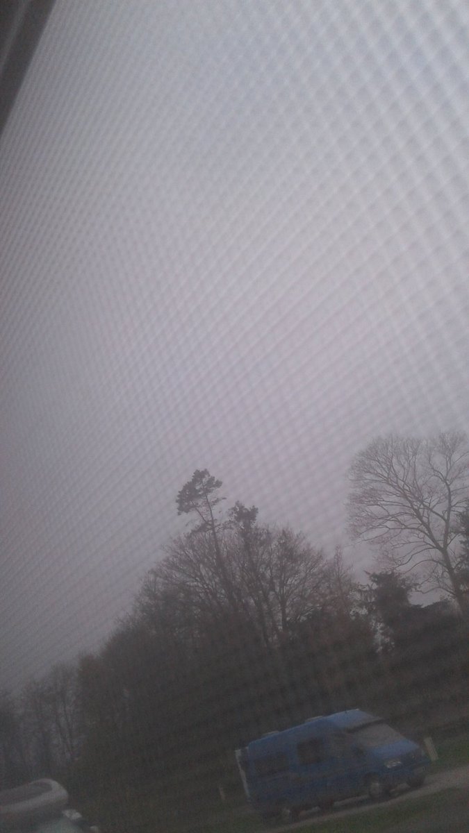 ConcernedOfUK's tweet image. Bowness on Windermere WHITEOUT 
#BanGeoEngineeringUK #WakeUpBritain #NoSunNoLife