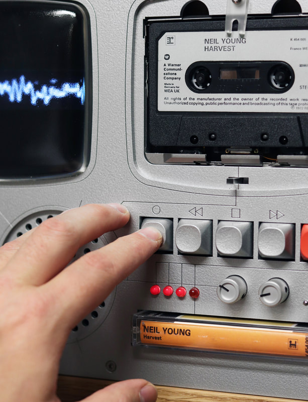 kotecinho's tweet photo. Love Hulten C-52
Cassette player based on Sony Walkman WM-EX655