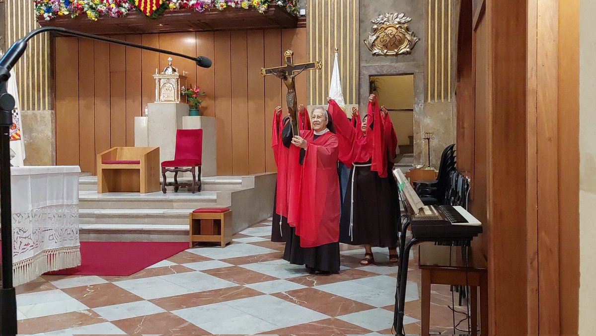 BisbatUrgell's tweet image. La #devoció al #SantCristBalaguer es manifesta amb tota la seva energia en aquest dia tant senyalat a la #Noguera. #MonsVives #MonsSerrano #juntsfemcamí