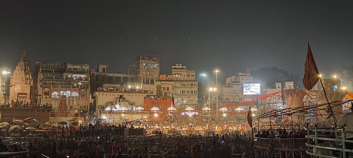 KiranKS's tweet image. I can trade almost any tourist attraction in India for an evening of Ganga Aarti at the magnificent Dashashwamedh Ghat. What a spectacle! 

Varanasi - The world's longest surviving continuously inhabited major city. 
#IncredibleIndia