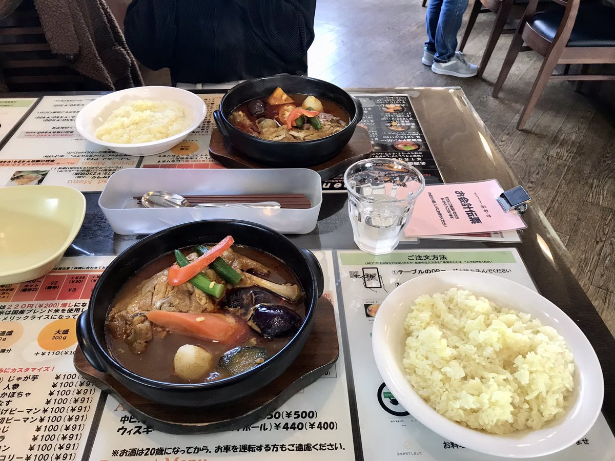 Ez_0110's tweet photo. 北海道四日間のフェリー旅行最高すぎたー
飯何食っても美味すぎる！
シャワシャワのカレーだろってバカにしてたスープカレーがバカみたいに美味かった。 https://t.co/X8xcOjyNok