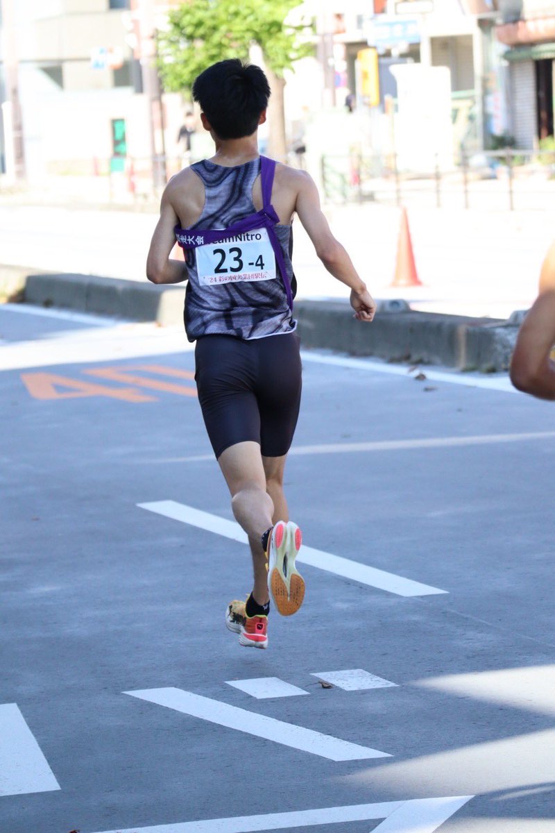TeamNitro_staff's tweet photo. 【 #東日本実業団駅伝 ハイライト】

4区(9.5km) #新関友基　31分40秒

@dareomae100 
#TeamNitro 
#ForeverFaster
#DeviateNitroElite3 https://t.co/dymlHBRU6x