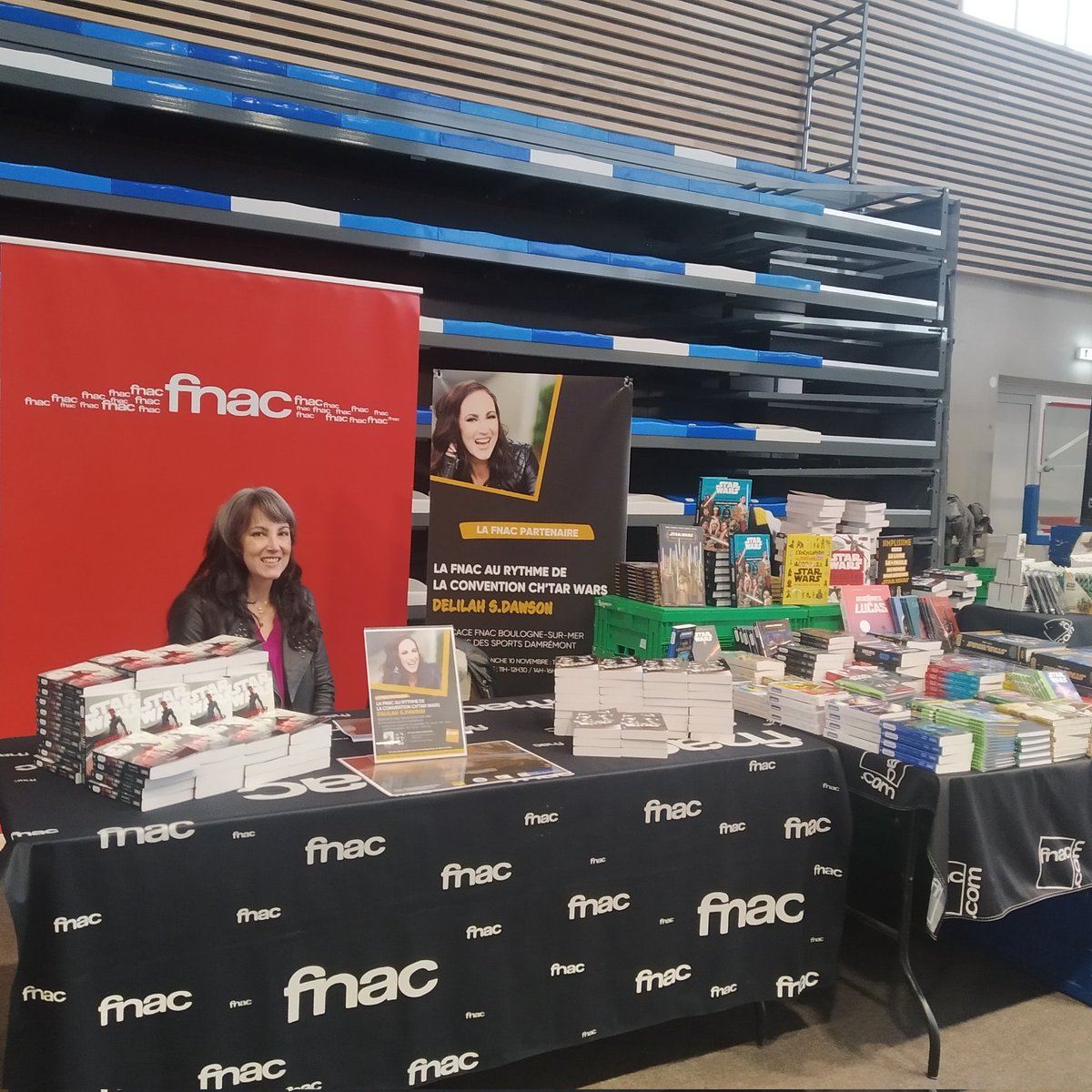 Lucile Galliot (@louve_trad) on Twitter photo <a href="/DelilahSDawson/">Delilah S. Dawson has left the building</a> est dans la place ! On vous attend au stand de la fnac de #chtarwars ! <a href="/DelilahSDawson/">Delilah S. Dawson has left the building</a> est dans la place ! On vous attend au stand de la fnac de #chtarwars !