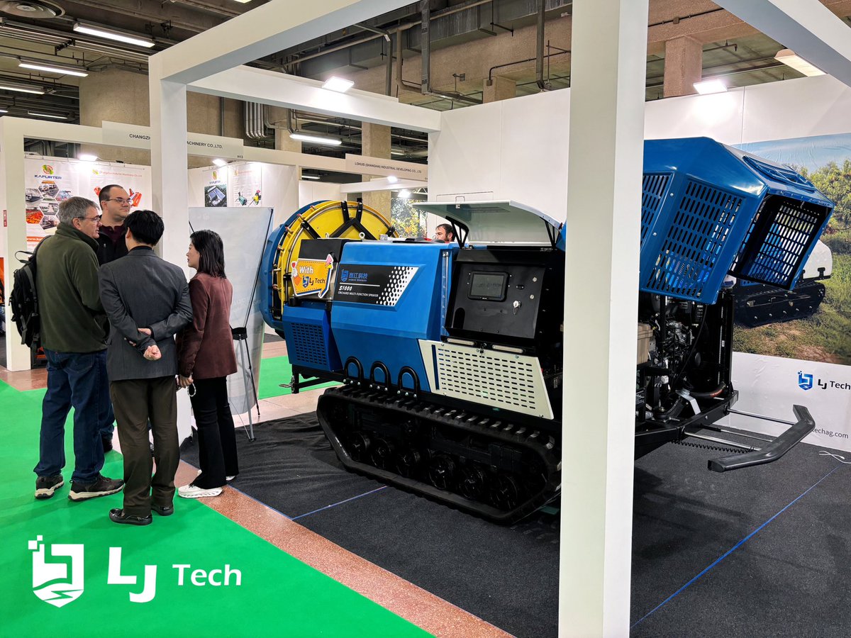 LanjiangTech's tweet image. Visitors are always impressed by our advancements in intelligent spraying technology!
Our hybrid-powered sprayer offers an unmatched 8 hours of continuous operation.😎
#EIMA #LJTech #digitalfarming #autonomoussprayer #hybridpower