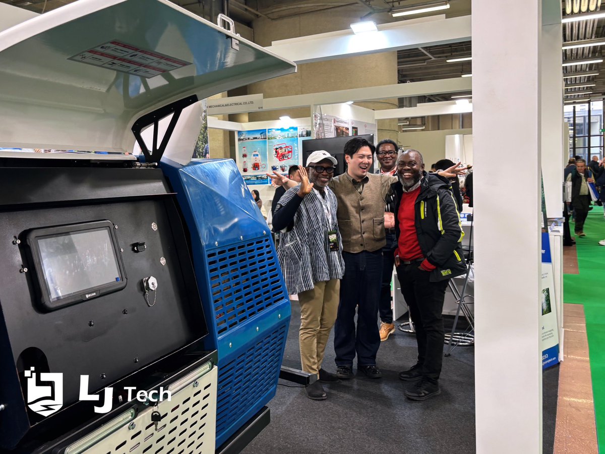 LanjiangTech's tweet image. Visitors are always impressed by our advancements in intelligent spraying technology!
Our hybrid-powered sprayer offers an unmatched 8 hours of continuous operation.😎
#EIMA #LJTech #digitalfarming #autonomoussprayer #hybridpower