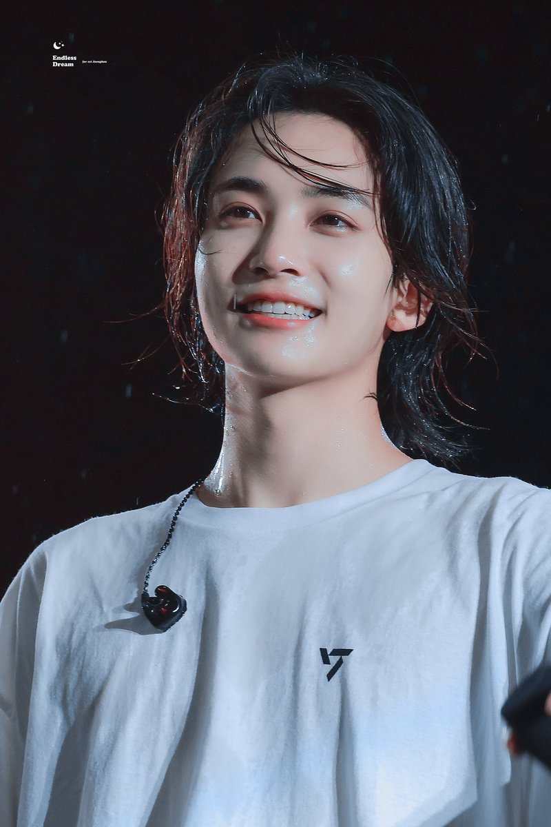 myeong_t_dbs's tweet photo. #2024MAMAVOTE #SEVENTEEN 
윤정한 장발파 RT                                짧머파 RT https://t.co/JcNQa2Hsvx