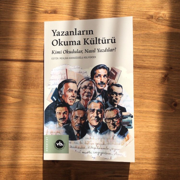 citieslitmap's tweet photo. Ekibimizden Zeynep Zengin ve Neşe Pelin Kaya’nın “Erken Cumhuriyet Devri Türk Romancılarının Kolektif Kütüphanesi” yazısı Mehlika Karagözoğlu Aslıyürek’in editörlüğündeki Yazanların Okuma Kültürü - Kimi Okudular, Nasıl Yazdılar kitabında yayımlandı. 

@Mehlika_K_A 
@VakifBankKY https://t.co/mhEr8tDkVm