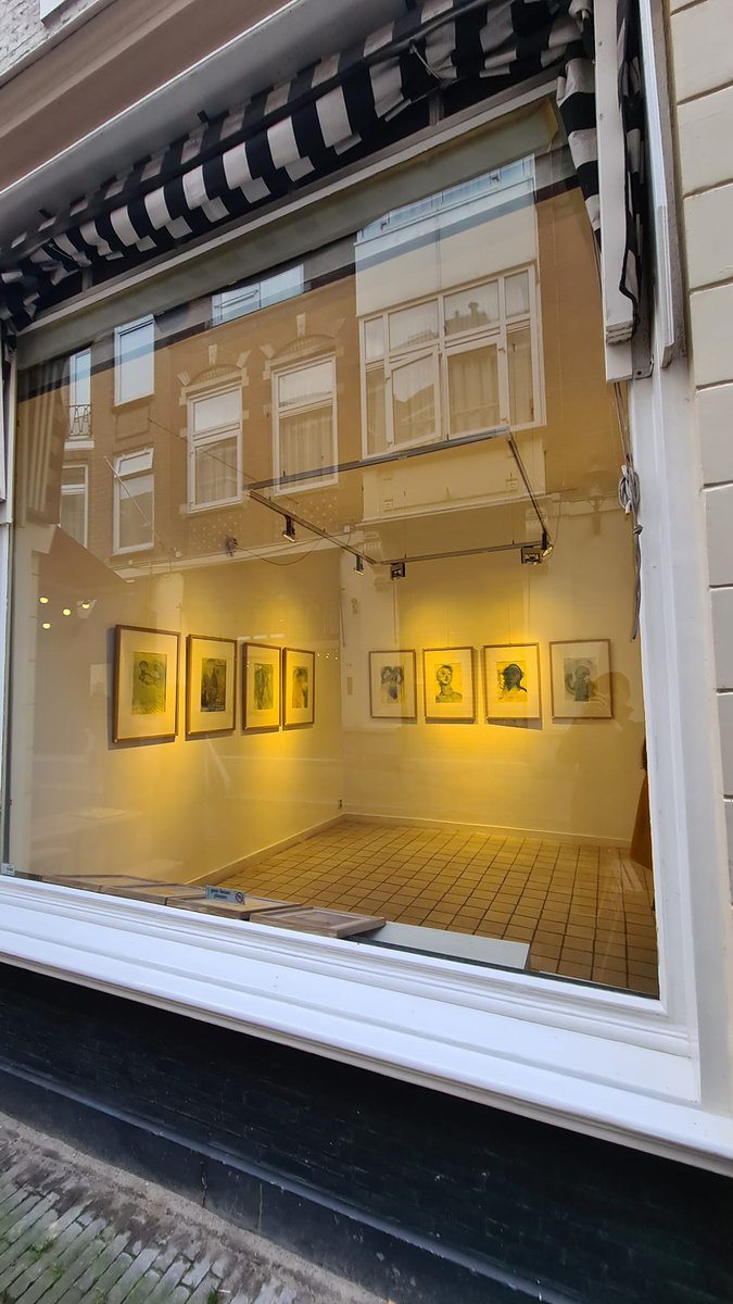 Ida__Iris's tweet photo. On October 12, the opening of my exhibition "Flow" took place in The Hague, in Gallery 44.
https://t.co/FZKEe6xiyj
Many thanks to the organizers. Many thanks to Doortje, Hetty, Passcale, Gert, Hanna for organizing and helping.
#Galerie44 #DenHaag #idairis #artist #soloexhibition https://t.co/J4VLozy03E