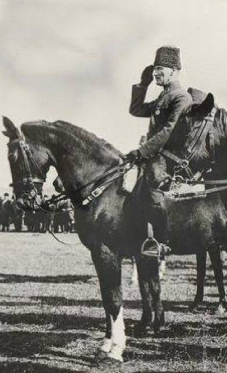 Yarın erken kalkın dostlar!
Büyük bir devrimciyi selamlayacağız.

#BırakmayızSeni
#Oburada