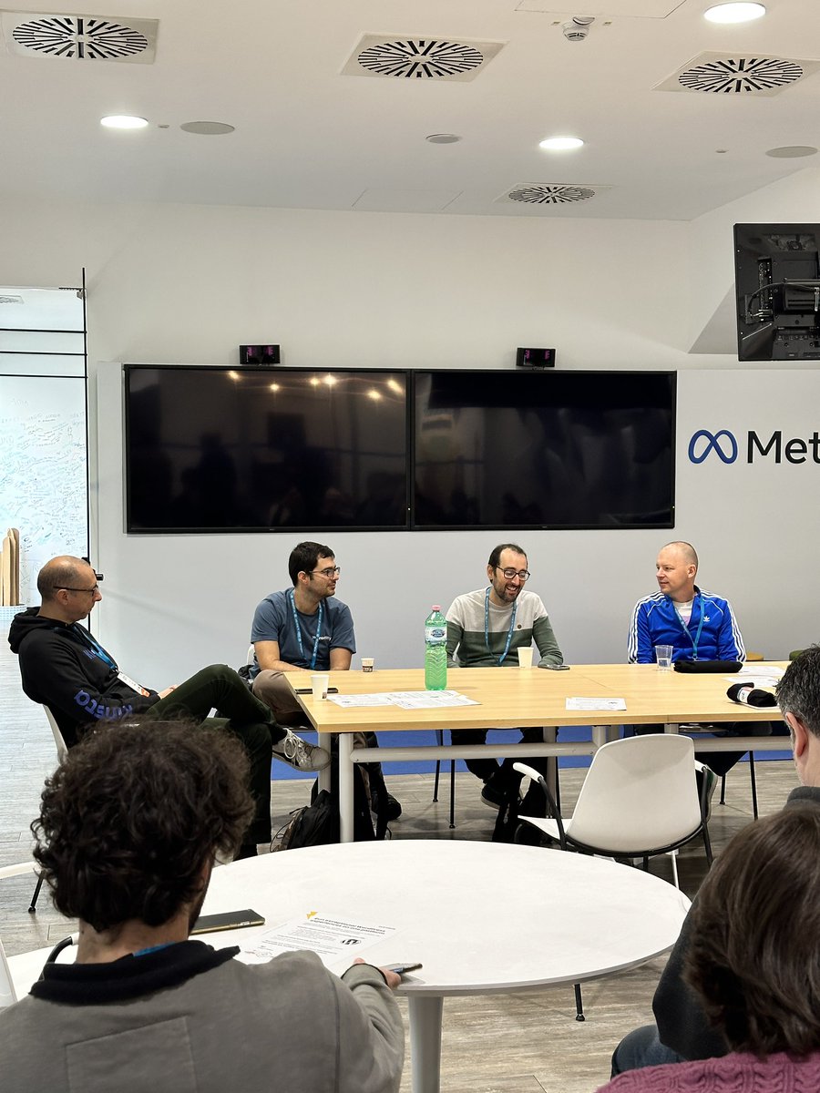 Mamaduka's tweet image. It’s the Block Editor panel time ⏰ #CoreDays2024