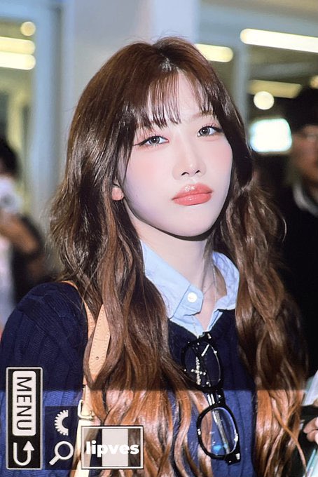 kimhyjs's tweet photo. KIMLIP LOOKS SO CUTE IM GOING TO KMS HOLY SHIT SHES SO FREAKIN FINE 😭 https://t.co/B4gJyB4xnF