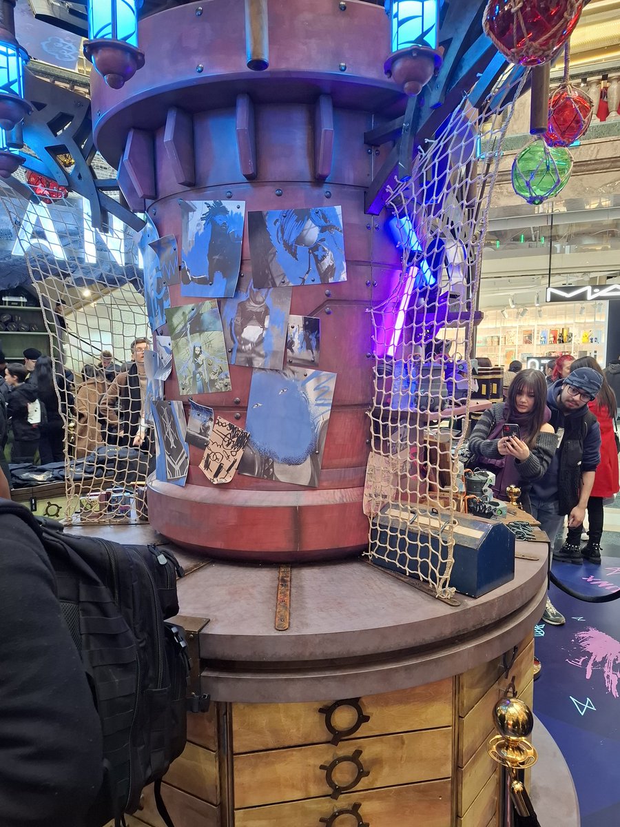 Petit crochet au pop up store #Arcane en passant par Paris 👀

Trop hâte de la saison 2 !
<a href="/arcaneshow/">Arcane</a> <a href="/NetflixFR/">Netflix France</a>