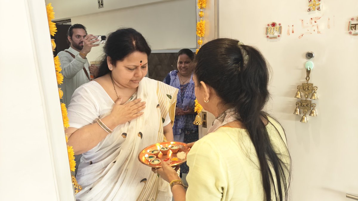 Pcdashram's tweet image. आश्रम के मुंबई परिवार ने आदरणीय गुरु माँ एवं परिवर्तन टीम का किया अद्धभुत स्वागत... 

सभी मुंबई वासियों के लिए &apos;कृष्ण&apos; प्रस्तुति
APSEE Auditorium, Mumbai

संपर्क सूत्र : 9004566678, 9769073784