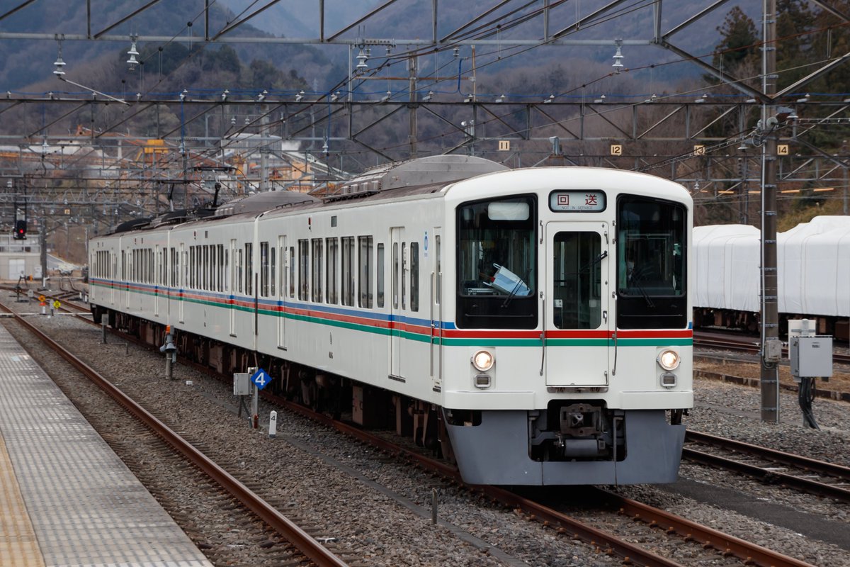 SEMI_SAYAMASHI7's tweet photo. 2024.01.11(木)
西武4000系4015F 臨時回送(武丘-9921-横)
廃車のため武蔵丘車両基地から横瀬車両基地まで回送されました。

①②③第9921列車 横瀬駅にて
④第9921列車（と第5023列車 各停西武秩父 4003F）とD16 https://t.co/xMcqHqOnh9