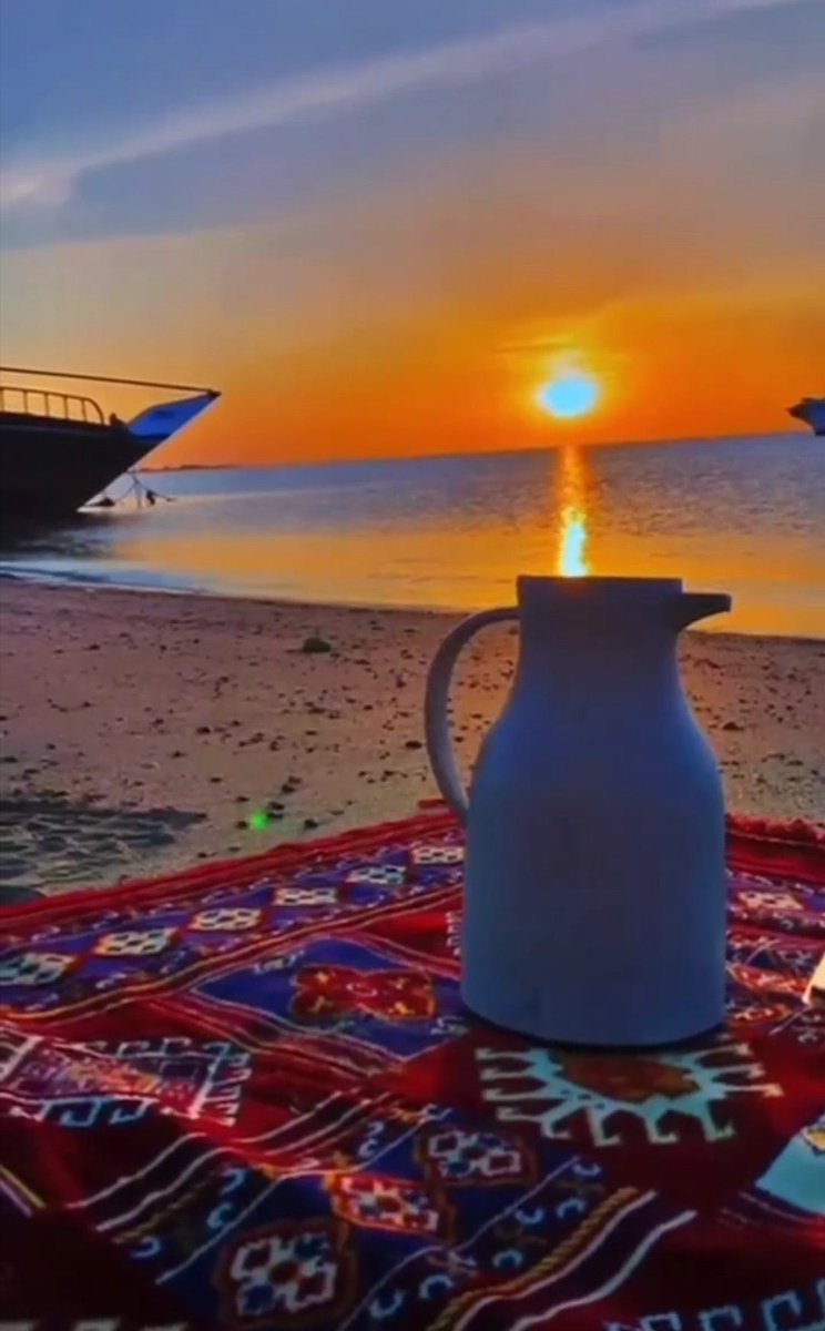 لكل من حطت به رحله هنا في مساحتي المتواضعة 
اسعد الله قلوبكم بالعافية والسكينة 

صباحكم مسرات