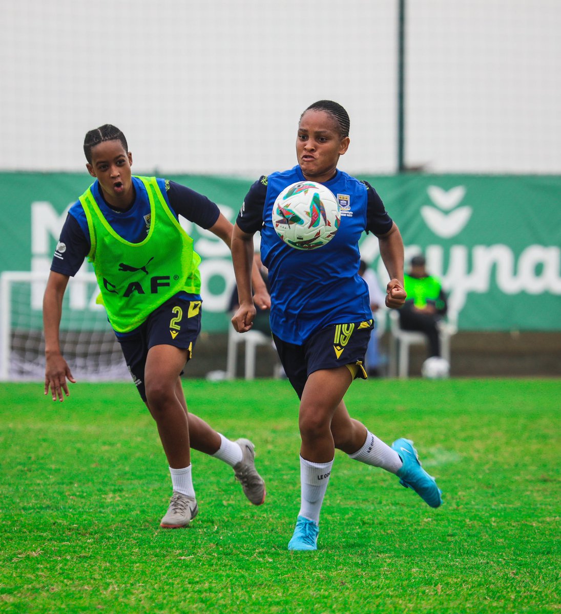 morakem100's tweet photo. Match Day and the smile says it all… all the best coach @Mbulism with your troops
#CWCL
@CAFwomen
@UWCFootball
@HollywoodbetsSL
@SAFA_net https://t.co/CQgtM9pE46