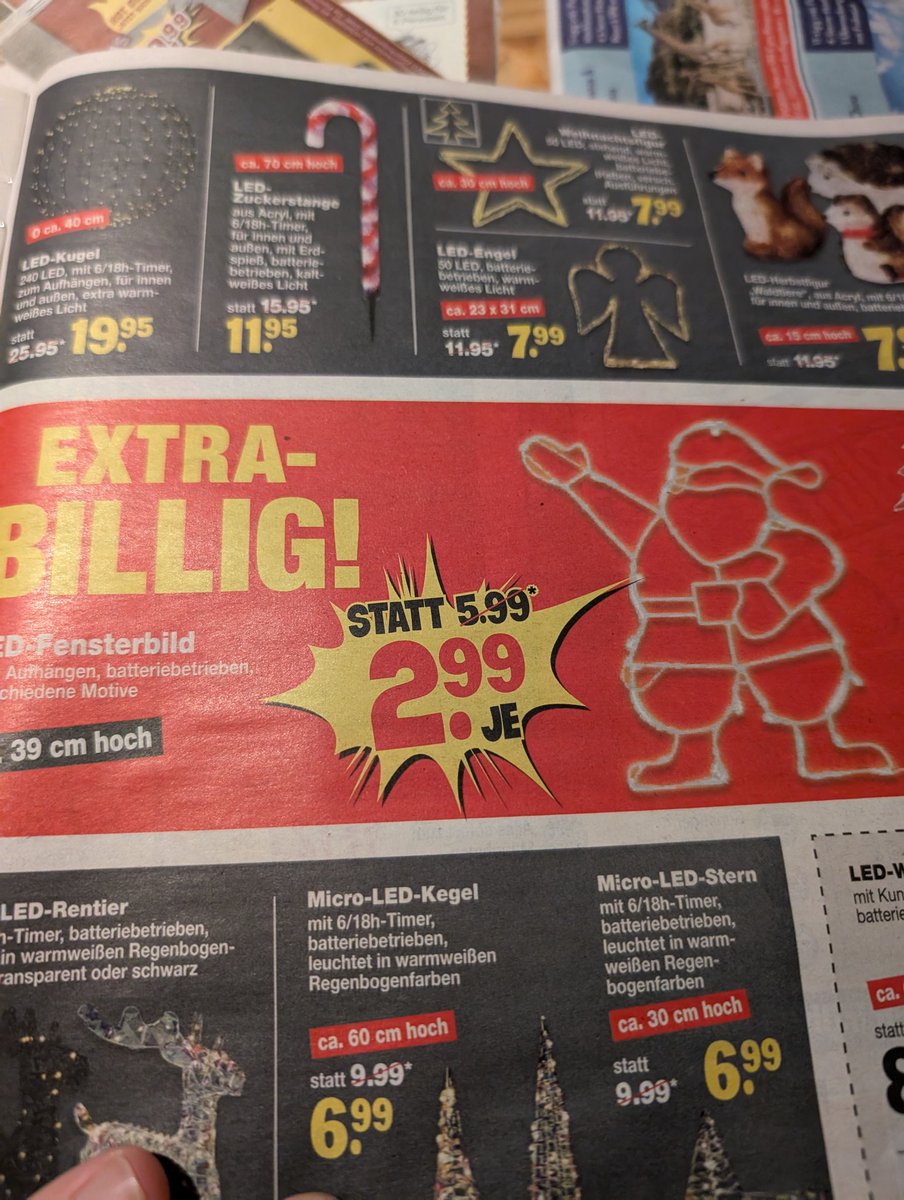 kommlassmal's tweet photo. Extra Billig ,der Rechtsradikale Weihnachtsmann https://t.co/k0Z6bUtdkn