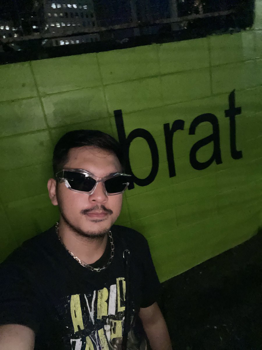 jvdeli's tweet photo. aoty https://t.co/AiTZSggwAv