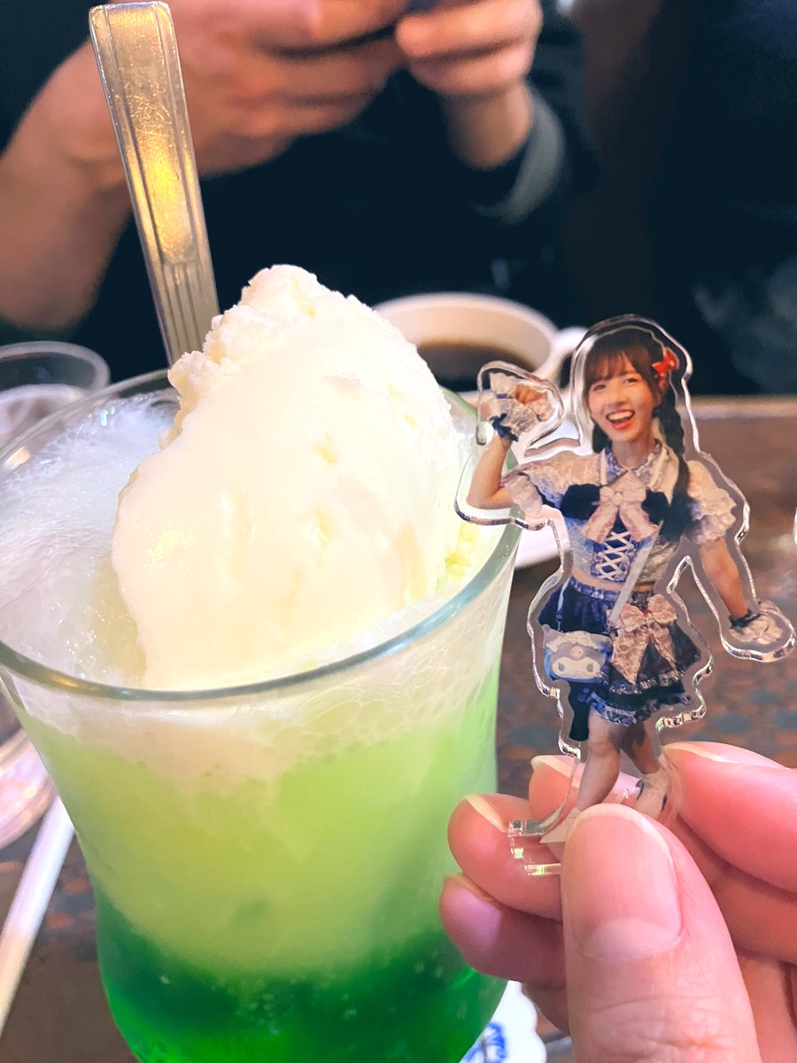 cyancyan_p's tweet photo. 何パターン撮るんだって話🥱
れいちゃんが撮ったぴょん生誕のやついた〜😎 https://t.co/On4QCqJE1H