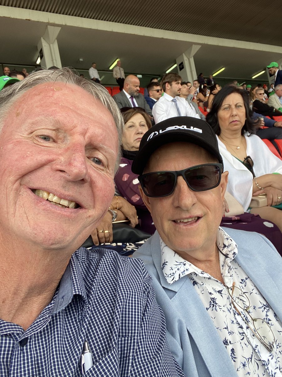 Having a quiet day at Flemington and the people you bump into you .What can go wrong from here 🙏🍻 <a href="/Baggy181/">Bleed 🩵💛Devils Forever</a> <a href="/taity69/">Chris Tait</a> <a href="/obrienmike71/">MOB</a> <a href="/Terryzarsoff/">Terry Zarsoff</a>