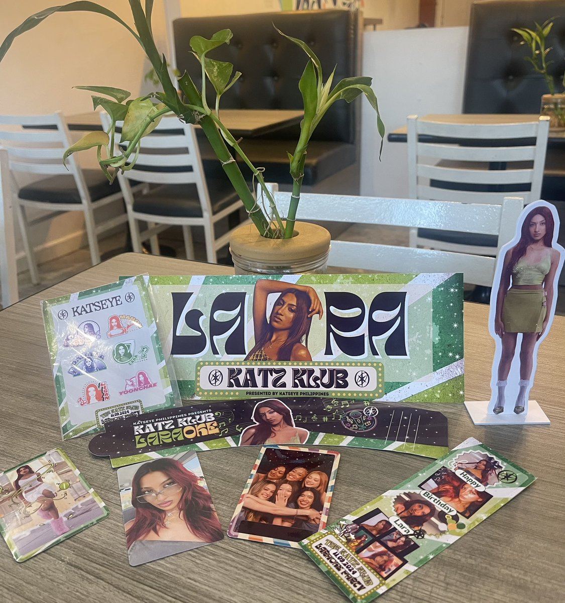 cestalavie03's tweet photo. Love this kit! Yay! 

#FiloEyekonsxHappyLaraDay https://t.co/Pql8yMlhfq
