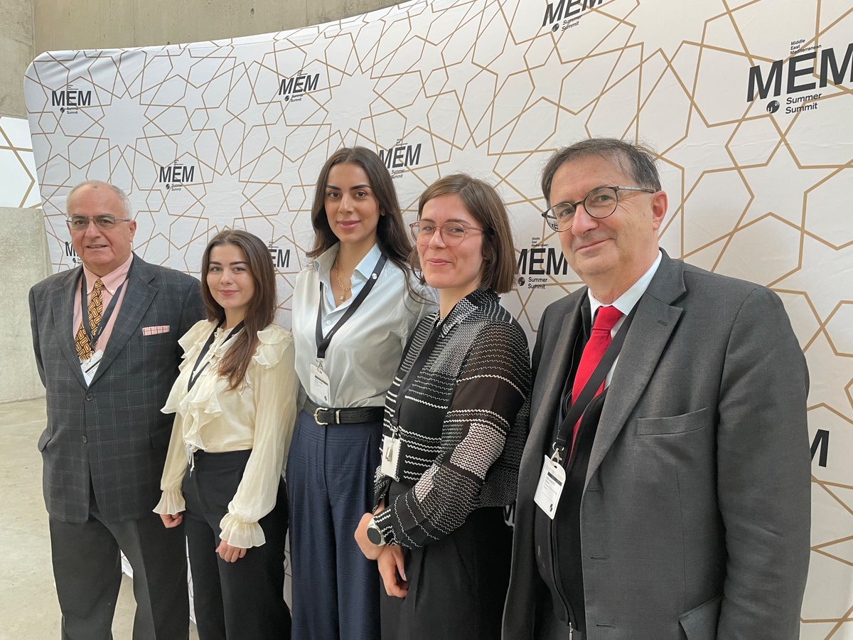 SwissEnvoyMENA's tweet photo. At the #MEMForum in #Lugano, a team of mediation experts and myself organized for the young participants a workshop on #mediation and #fazilitation. https://t.co/x1BRpX4GWE
