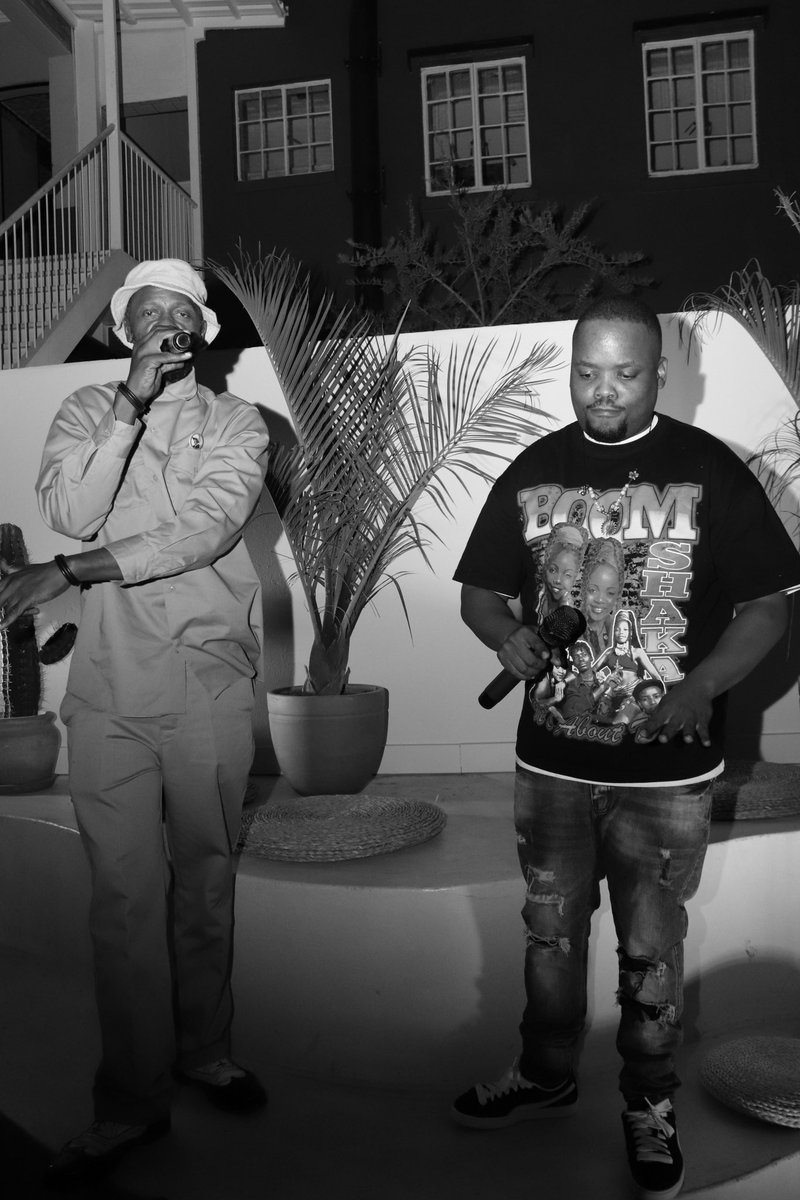 Recap to last week Wednesday with the good people at Your Weekly Touch Up. Nevin Meth Knows 🧪
<a href="/BongoriotW/">Bongoriot _Dancehall Wakanda</a> I’m glad I’m able to share a stage with you Star ⭐️.
📷: <a href="/febshots/">Febshots</a>