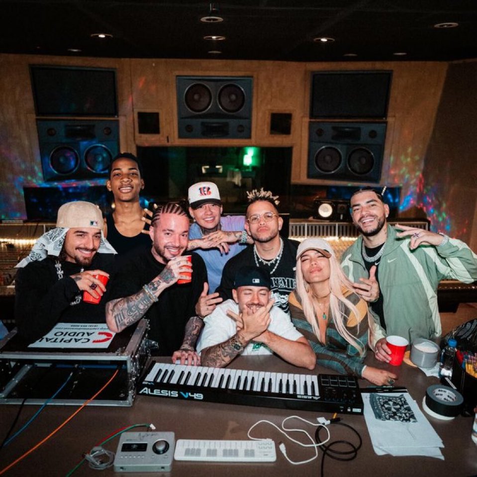 kurkis81's tweet photo. +58. En días pasados, J Balvin dijo que cuidáramos a los niños y no sé qué bla bla bla “no al tráfico de niños, ya soy papá” en la canción que él participó, sexualiza a una niña de 14 años. Qué puto asco, bro… #NoSoy+57 https://t.co/F71QpGvWn6