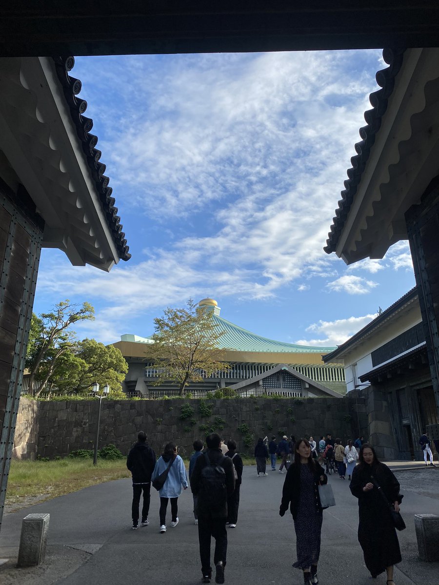 5150Msg's tweet photo. 今日は、チケットありま〜す！😆
TUNNELS THE LIVE 2024 Budokan
楽しんできまーす‼️先日の秋葉原の矢吹LIVEに続き〜鹿児島のスター☆彡ジミー入枝さんと遭遇😬
暫し、お話し〜なんと入場口までご一緒することになりました〜♪
#とんねるず
#TUNNELS
#とんねるずTHELIVE 
#ジミー入枝 https://t.co/FSy7srdfoh