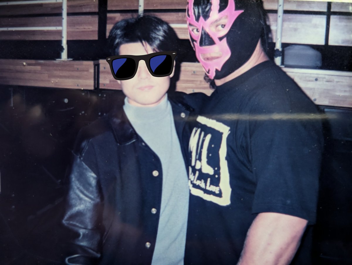hansoku69's tweet photo. ご冥福をお祈りいたします。🙏
写真は、1998年 CMLL JAPANで来日した時のです。
#ScorpioJr https://t.co/1gDg7SLDkD