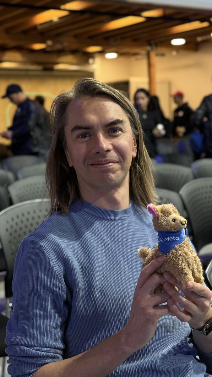 What a great start of hackathon weekend by <a href="/czech_pawel/">Pawel Czech</a> cool new demo from @torresjorgeml and was lucky to show <a href="/restackio/">Restack</a> between panels from <a href="/KE_Watson/">Katie Watson Jordan</a> <a href="/marianebekker/">Mariane Bekker</a> <a href="/e_firn/">Eric Firnhaber</a> <a href="/seldo/">Laurie Voss</a> <a href="/julianforer0/">Julian</a>