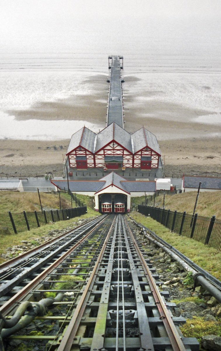 Saltburn-by-the-Sea's historic cliff lift has been a much-loved treasure since it opened in 1884.

This incredible piece of heritage is made even more unique as it's powered by water. It's one of the oldest water-balanced funiculars in England. 🌊

Happy riding! 🚋