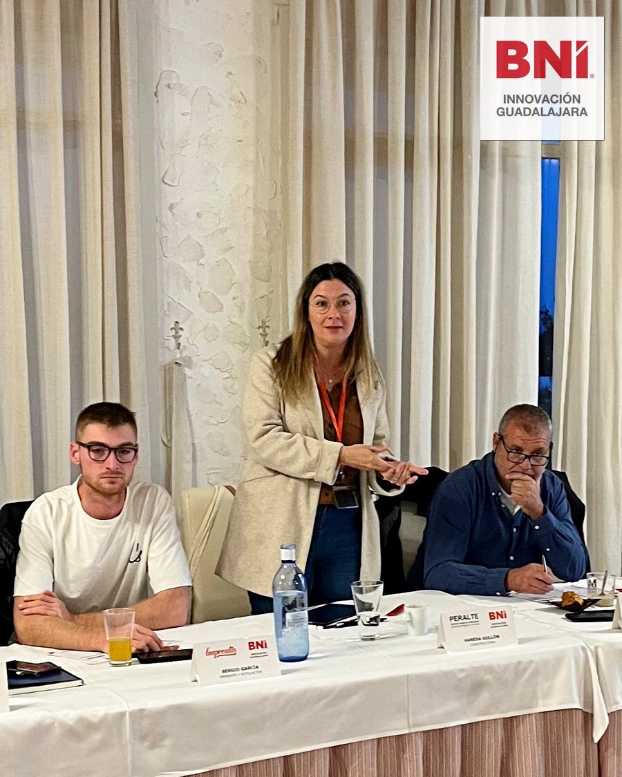 PERALTE_AS's tweet photo. Peralte, representada por #VanesaGullón, en la 1ª reunión de noviembre de @BNI_Innovacion
Reunión y sesión formativa sobre #InteligenciaArtificial aplicada a empresas. 
Un placer compartir jornadas con #bniinovacion.
 #formación #equipoperalte #castillalamancha #construcción https://t.co/GIvDUG7v9L