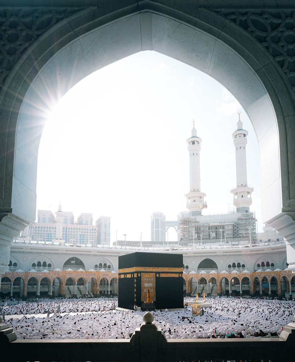 anwar_aafat's tweet photo. May Allah remove your burdens and accept your duas.🤲💜 https://t.co/G8Qd0sj7rM